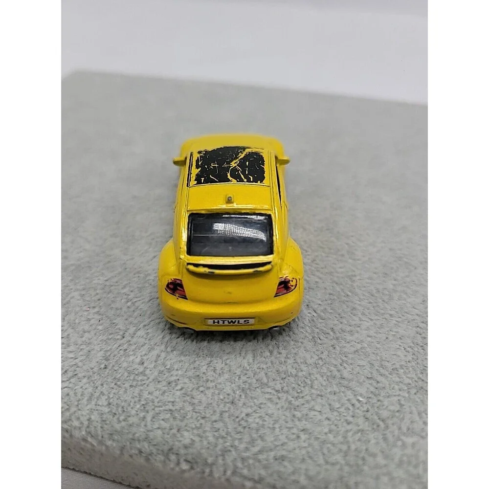 Hot Wheels 2012 Volkswagen VW  Beetle Yellow - Diecast - 1:64 - USED